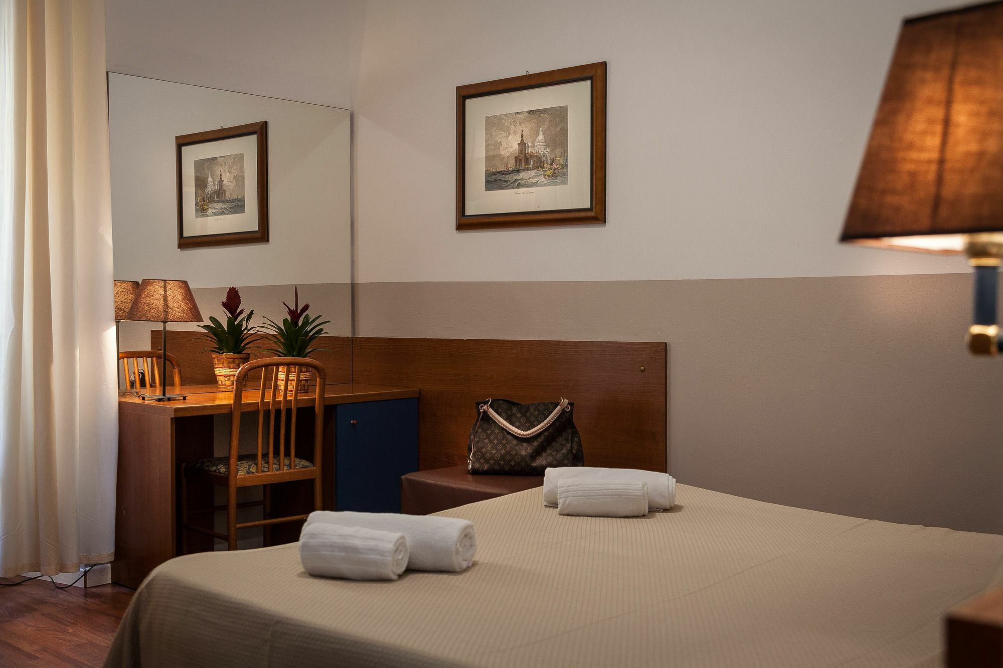 Ora Guest House ローマ エクステリア 写真