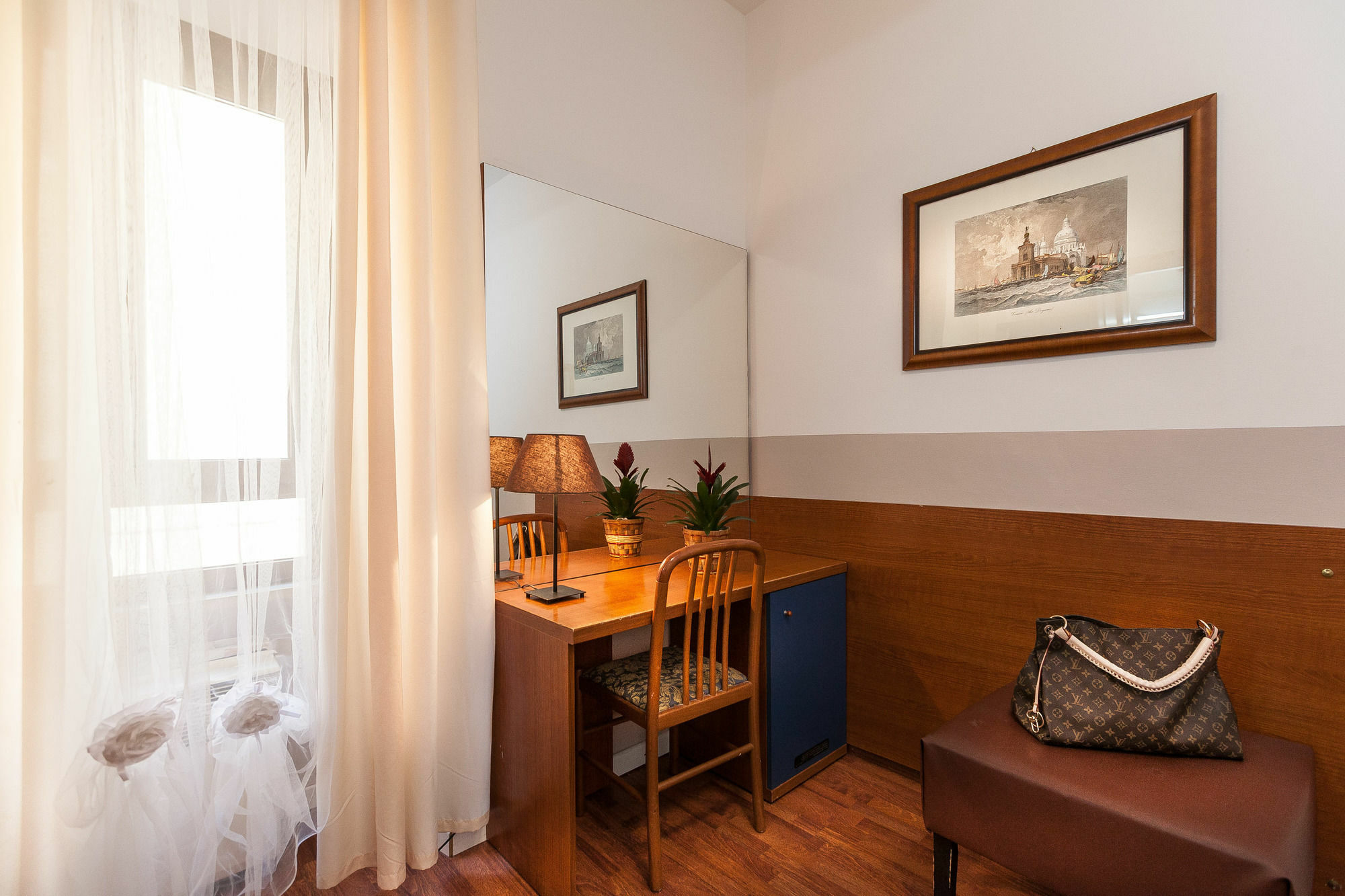 Ora Guest House ローマ エクステリア 写真
